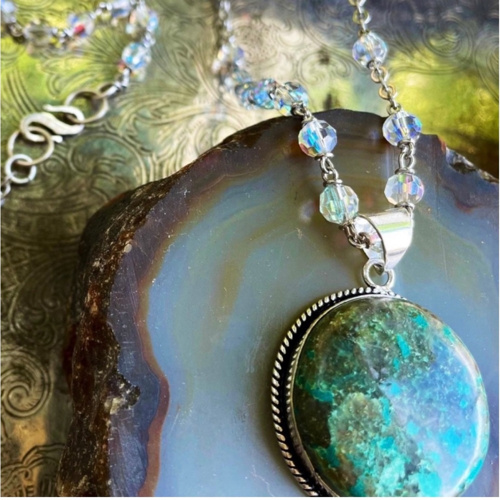 Elegant Chrysocolla Pendant with Aurora Borealis Beads - Picture 6 of 6